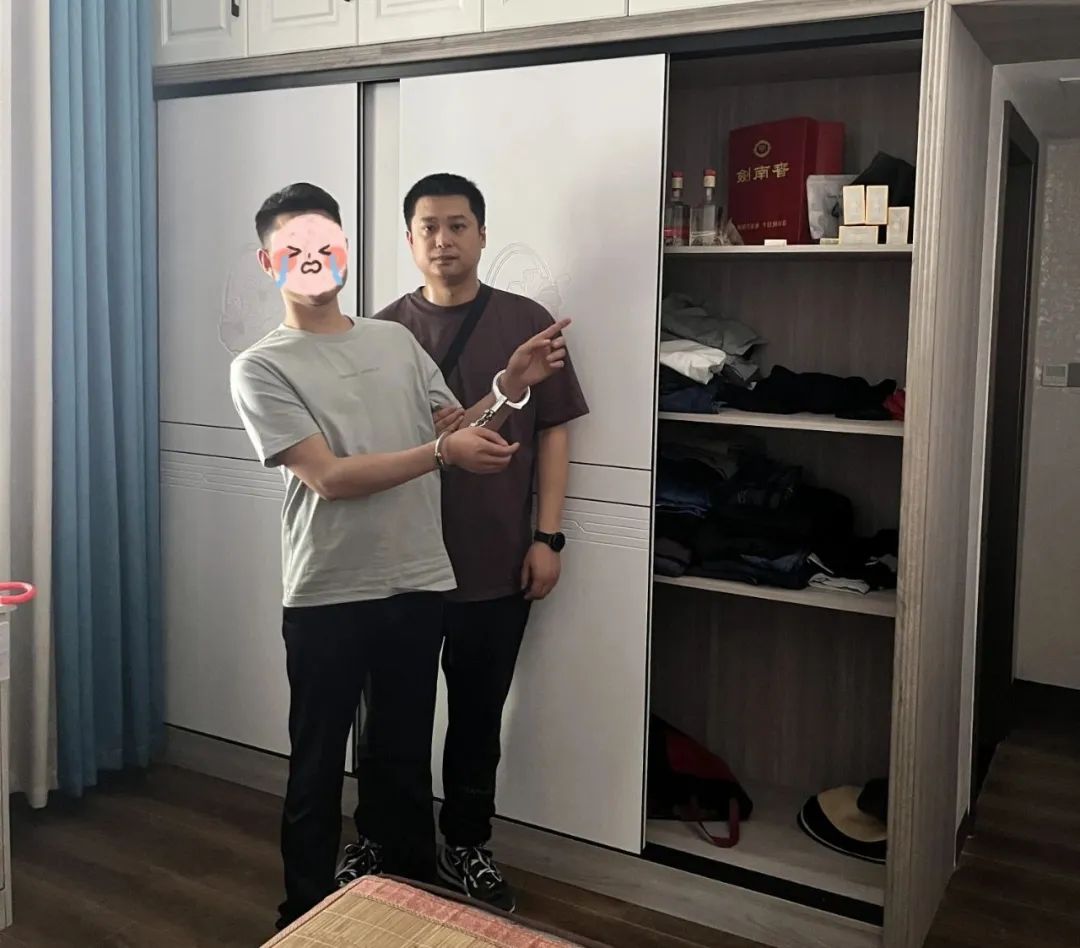 DƬ